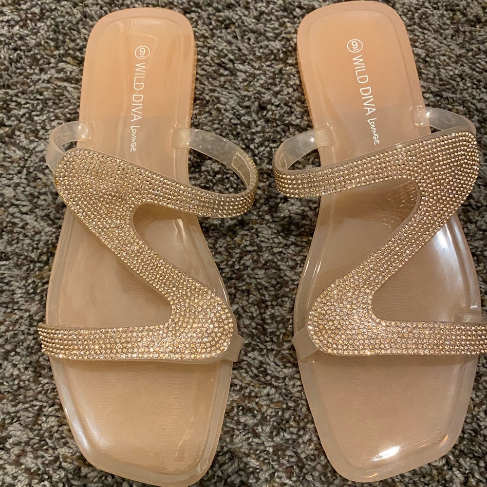 NWOT-Wild Diva Nude Color Jelly Flat Heel Slides
